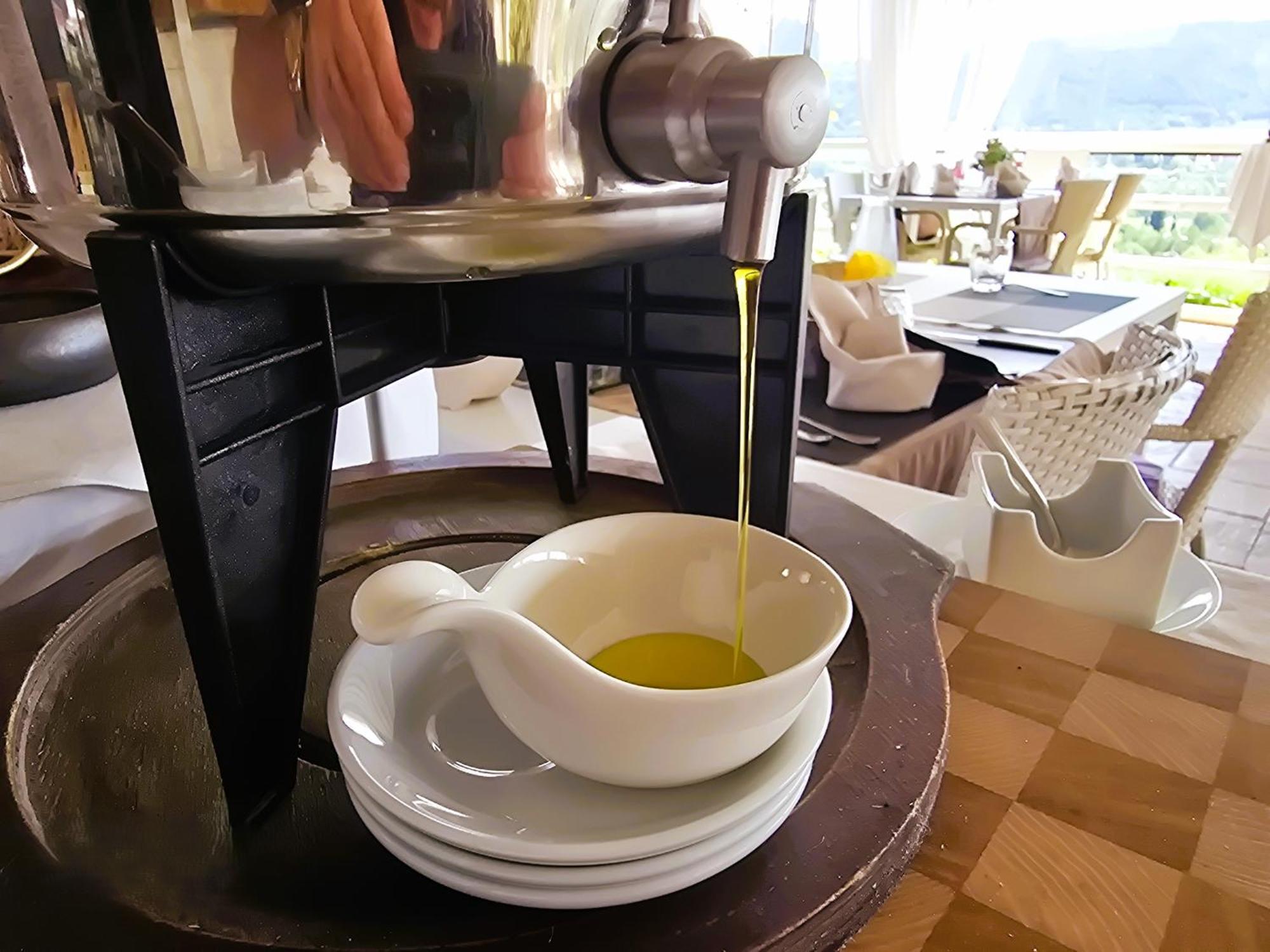 Relais Villa Olivi Костермано Экстерьер фото