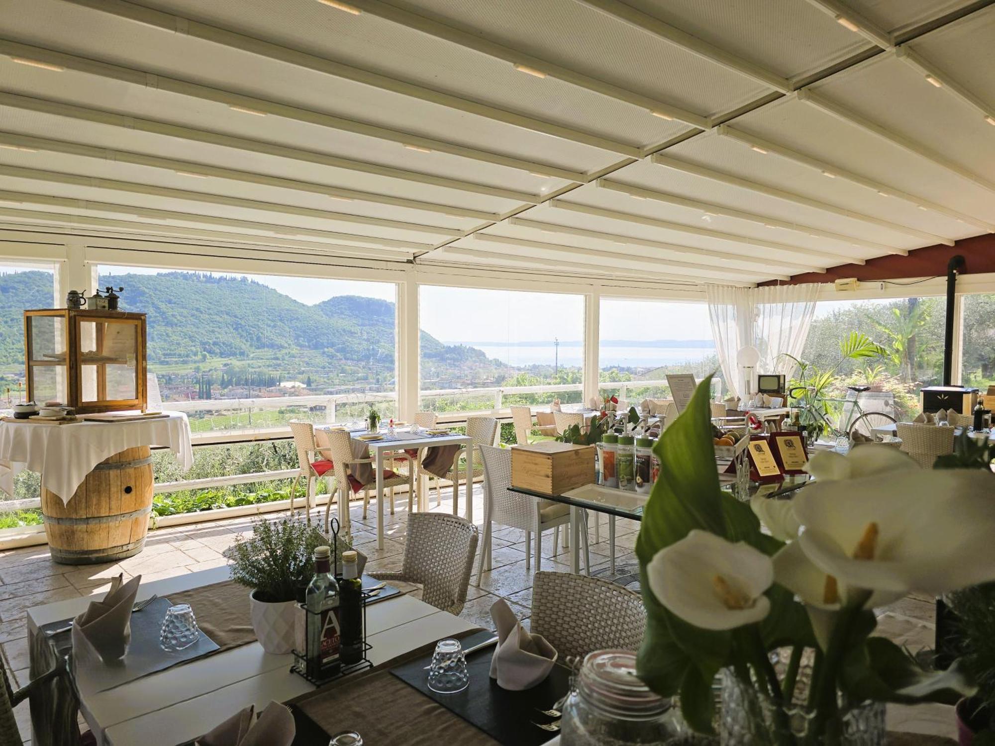 Relais Villa Olivi Костермано Экстерьер фото